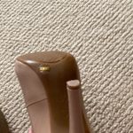 Jessica Simpson Nude Tan Round Toe High Heel Shoes Pumps Size 8.5 Patent VEUC Photo 6