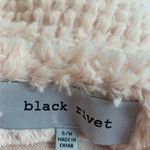 Black Rivet  Cape Photo 4