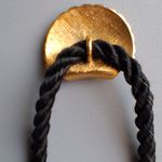 Boutique Gorgeous Vintage EA satin twist Rope Shell Knecklace with screw lock Photo 6