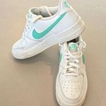 Nike  Iconic Air Force 1 Low Woman's Sneakers Photo 2