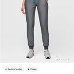 FIGS BUNDLE Rafaela M Top, Zamora M Jogger  Photo 4