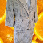 B. Moss Taylor Floral and Green Skirt Suit Set Size 8 Photo 0