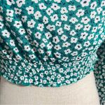Divided by H&M Green Floral Peasant Crop Top Junior’s Size Small Photo 3