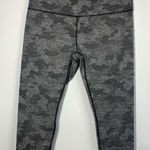 Kyodan  Women's Stretchable Camouflage Capri Leggings Black Gray Size Medium Photo 0