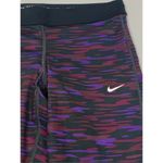 Nike Dri Fit Capri Stripe Legging Size Medium Photo 4