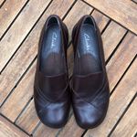 Clarks Leather Closed Toe Loafers Size 6.5 M Photo 3