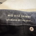 Universal Threads Universal Thread Women's Charcoal Mid Rise Skinny Jeans Photo 3