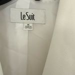 Le Suit 💥HP 💥 Women's White Blazer MAKE OFFER Photo 4