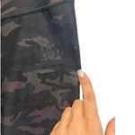 NWOT TAPOUT BLACK GRAY CAMOUFLAGE BIKER SHORT LEGGINGS Size M Photo 2