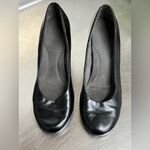 Aerosoles  Plum Tree Black Leather Wedge Pumps - Size 8 1/2 - GUC Photo 1