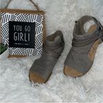 blowfish Malibu Gladiator Sandal Gray Size 6 side zipper casual open toe shoes Photo 3