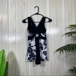 Lululemon  Push Your Limits Tank Top in Brisk Bloom Floral size 6 Photo 3