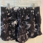 Lululemon Spring Break Away Short II Women's Size 4 Photo 1