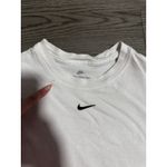 The Nike Tee T-Shirt Womens Medium White Short Sleeve Cropped Top Photo 2