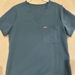 FIGS Catarina One-pocket Scrub Top Photo 0