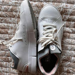 on cloud  Roger Photo 0