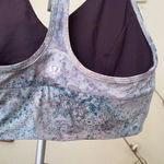 Lululemon  reversible retreat bra size 4 new sugar crush purple‎ blue Photo 3