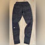 Alo Yoga  Black Camouflage Leggings camo tights Photo 2