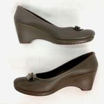 Crocs Brown Wedge Heel Pumps with Bow Lydia Women Sz 8 Comfort Shoes Dressy Photo 2