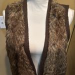 Ariat  Women's brown‎ faux fur sweater vest size Large Photo 5