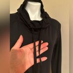 Yogalicious Lux Pull Over Black Long Thumb Holes Elastic Tie Hoodie Pock… Photo 2