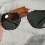 Fossil  Tortoise Shell Sunglasses & Case Photo 7