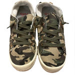 Jellypop  Womens Camo shoes. Size 6.5M Photo 0