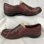 Clarks  Collection Women's Ashland Lane Burgundy Red Leather Flat Loafer Size 7.5 Photo 2