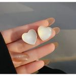 Boutique NEW Large Acrylic Heart Stud Earrings Pearl White Minimalist Elegant‎ 1.6cm Photo 4