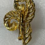 Gold Tone Textured Dual Feather Leaf Brooch Pin Photo 1