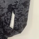 AnyBody Jacquard Smoothing Legging Photo 5