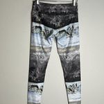 Onzie 🌺  patterned athletic leggings Photo 2