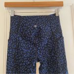 Athleta Salutation Stash Pocket II printed 7/8 tight Photo 5