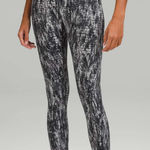 Lululemon InStill High-Rise Tight 26” Lino Slide Alpine White Black size 8 Photo 0