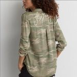 American Eagle AEO Green Camo Stay Lovely Boyfriend Fit Button Down S Photo 1