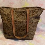 Universal Threads Universal Thread cheetah print shoulder bag Photo 0