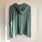 Old Navy Women’s Active Ultralite Go Dry Pullover with Hoodie Size XL Photo 5