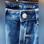 American Eagle  outfitters Distressed & Ripped   HIGH RISE MOM JEANS NWT Photo 4
