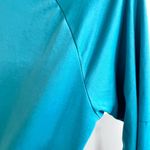 The North Face The North Face Blue Long Sleeve Tee for Versatile Comfort Photo 3