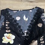 Floral Sleeveless Top with Lace Trim Black Size L Photo 1