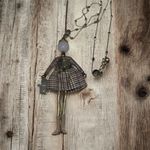 RS Paris brass doll with chain and quartz head Photo 1