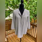 NYDJ Women’s blouse 🌸 PRETTY print🌸 Photo 2