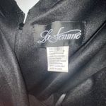 La Femme NWT
Jersey Dress with Knot at Waist and Short Sleeves size 8 Photo 1