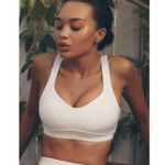 Alo Yoga  Airbrush Heart Throb Bra Oat Milk/White M Photo 7