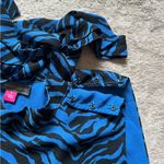 Vince Camuto  Women's Sleeveless‎ Blue Zebra Print Ruffled Blouse Size Large Photo 3