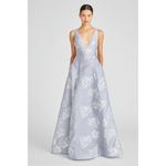 Monique Lhuillier NWT  Madeline Jacquard Gown Ice Gray Silver Size 2 Photo 5