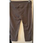 ALO Yoga Leggings Sz MED High Waisted Airbrush Grey Capri Pilates Workout Gym Gray Photo 3