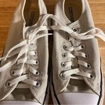 Converse  Light Gray Sneakers Size‎ 8.5 Photo 4