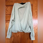 Old Navy  Active - Ultralite - Long Sleeve Shirt Photo 3