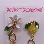 Betsey Johnson  Lemon Flower Floral Fruit Gold Tone Drop Earrings NWT Photo 2